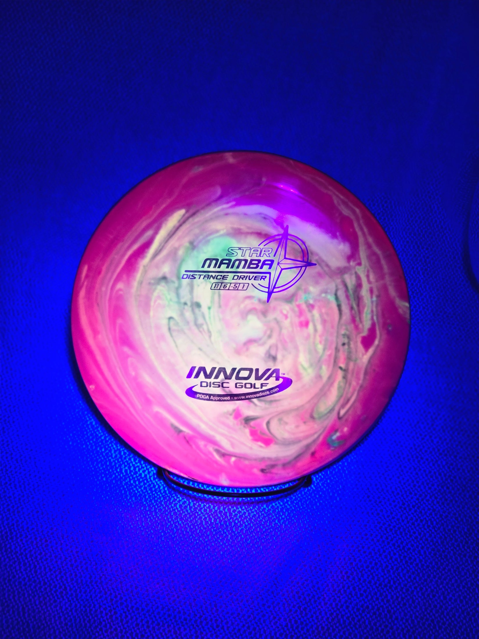 Load image into Gallery viewer, Innova Mamba Distance Driver w/ Custom HUV Dye - Star 175g