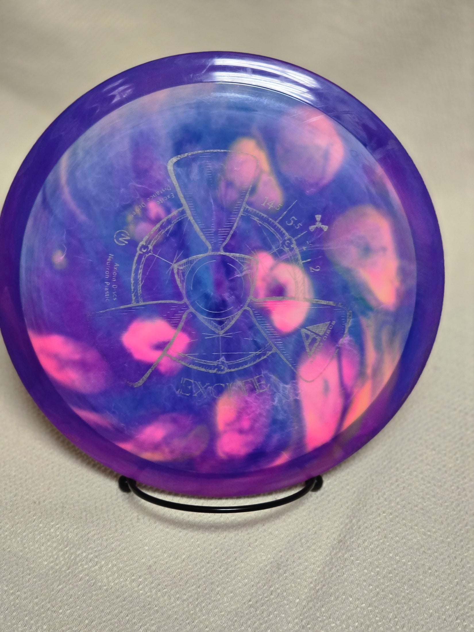 Load image into Gallery viewer, Axiom Excite Distance Driver w/ Custom Cell Dye - Neutron 173g