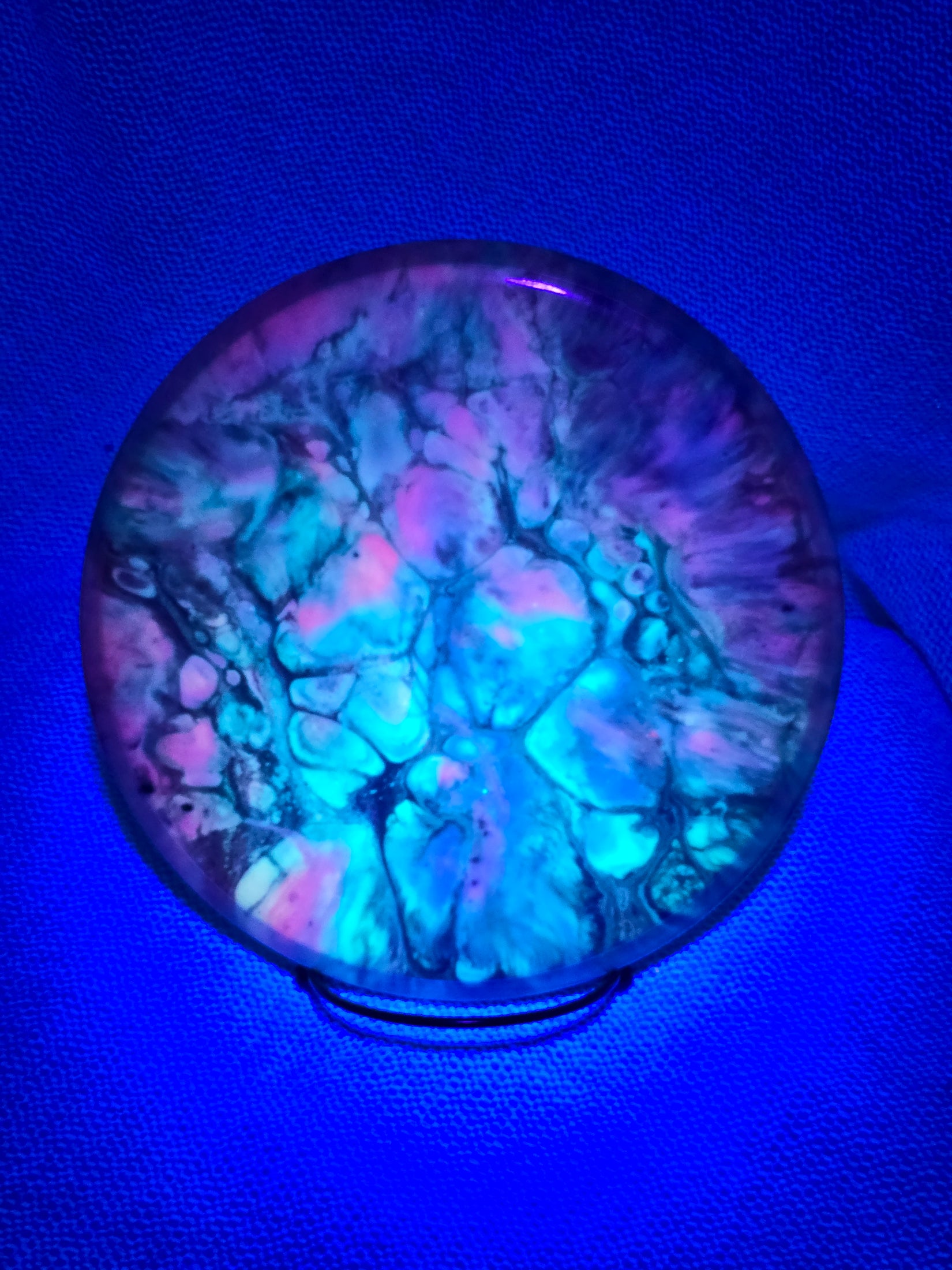 Load image into Gallery viewer, Axiom Hex Midrange Driver w/ Custom Cell Dye - Neutron 178g