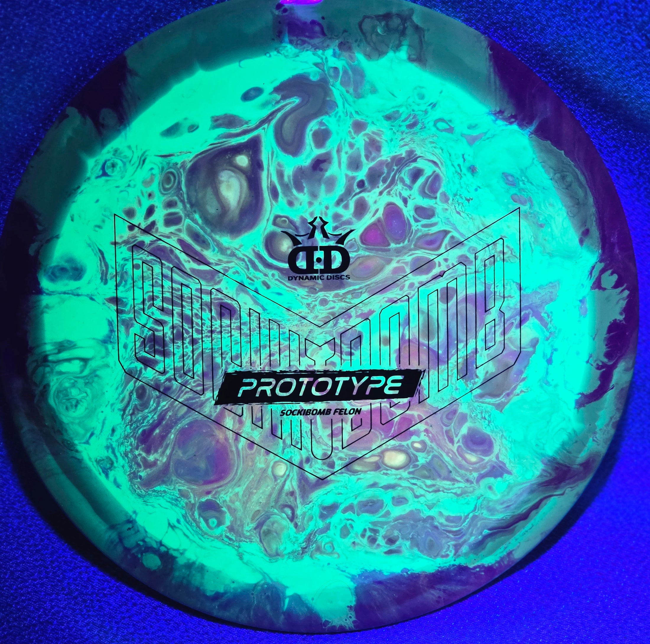 Load image into Gallery viewer, Dynamic Discs Prototype Sockibomb Felon w/ Custom Cell Dye - Supreme Orbit 175g