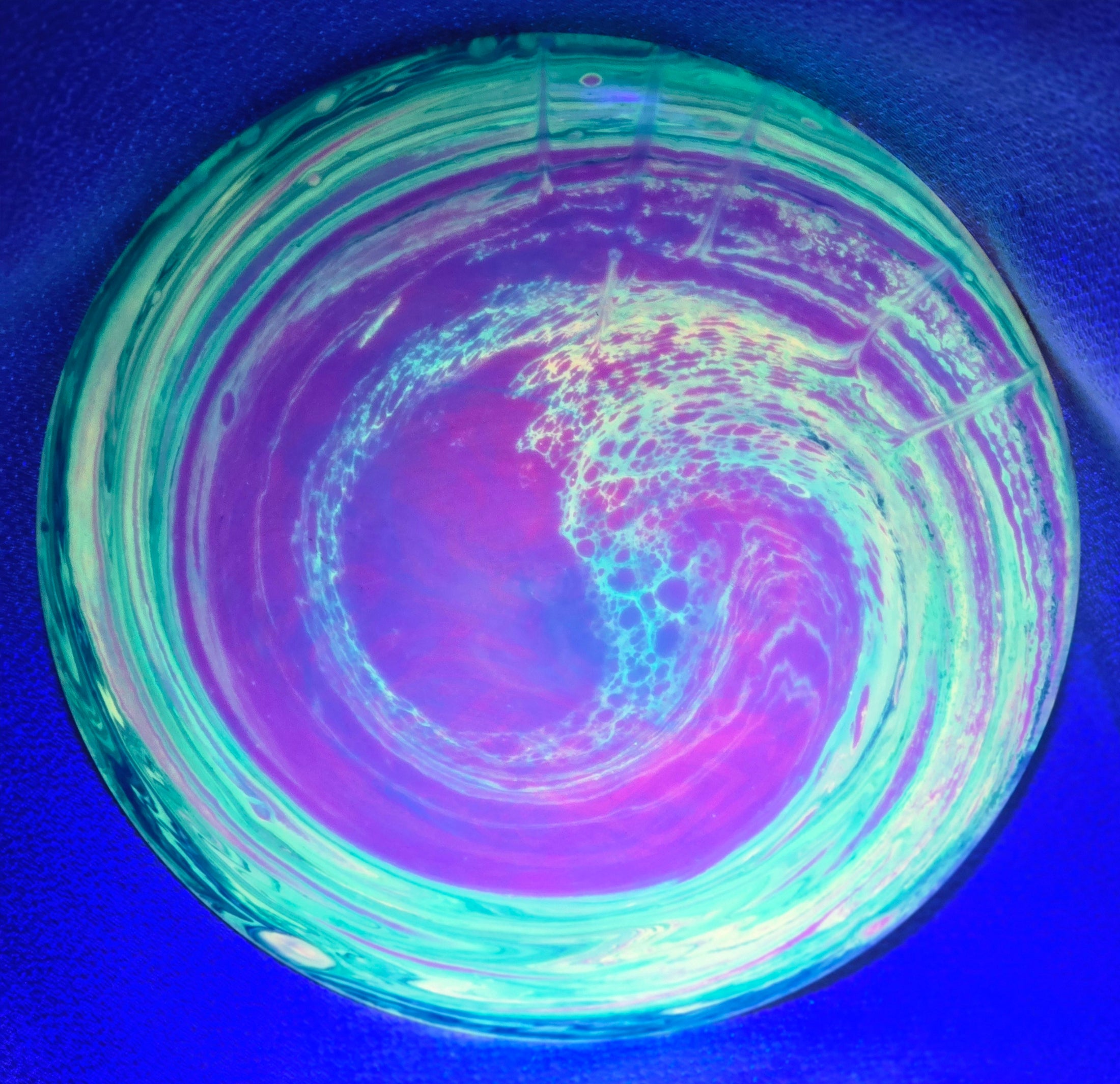 Load image into Gallery viewer, Innova Mamba Distance Driver w/ Custom HUV Dye - Star 175g