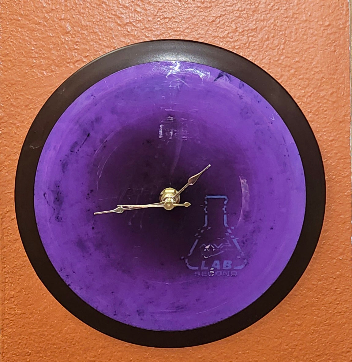 Load image into Gallery viewer, Disc Golf Wall Clock - Orbital
