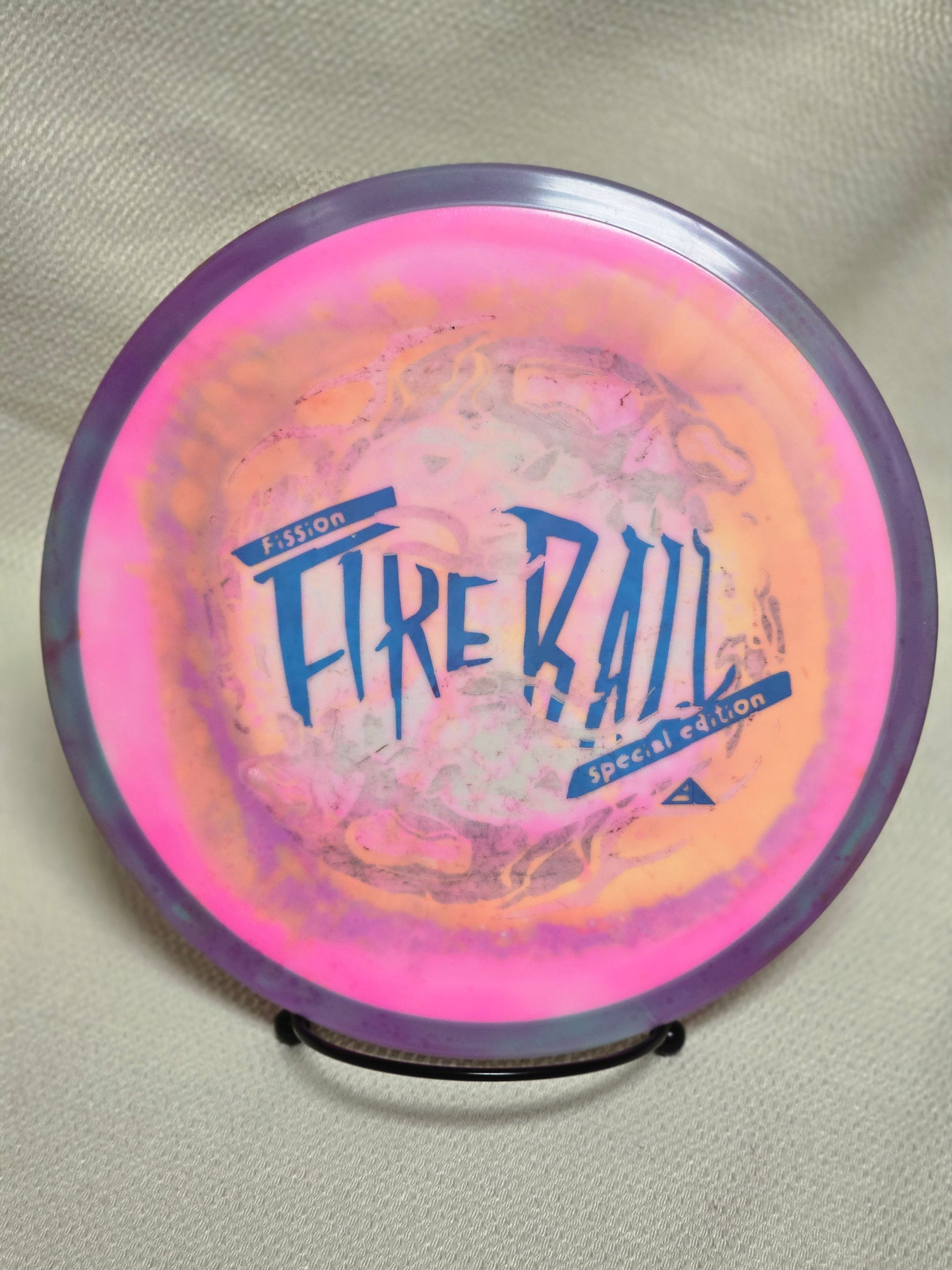 Load image into Gallery viewer, Axiom Fireball Special Edition Distance Driver w/ Custom HUV Dye - Fission 151g
