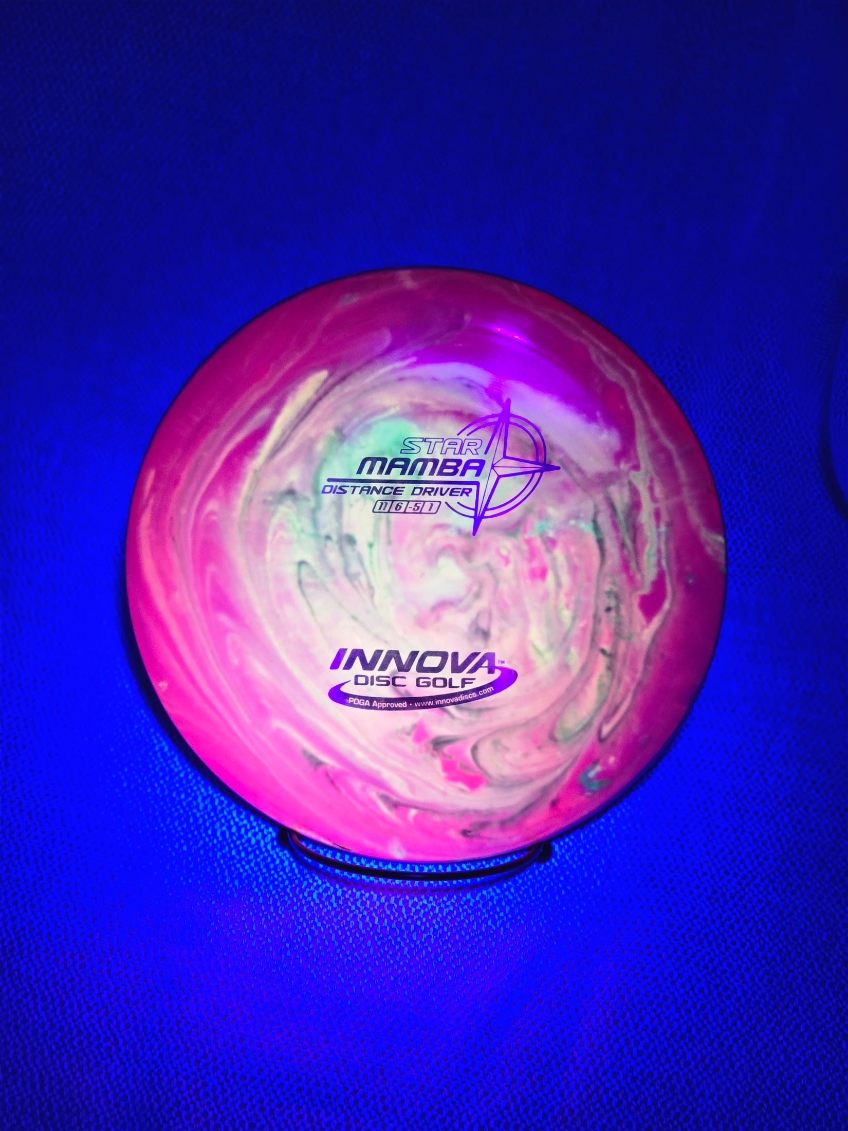 Load image into Gallery viewer, Innova Mamba Distance Driver w/ Custom HUV Dye - Star 175g
