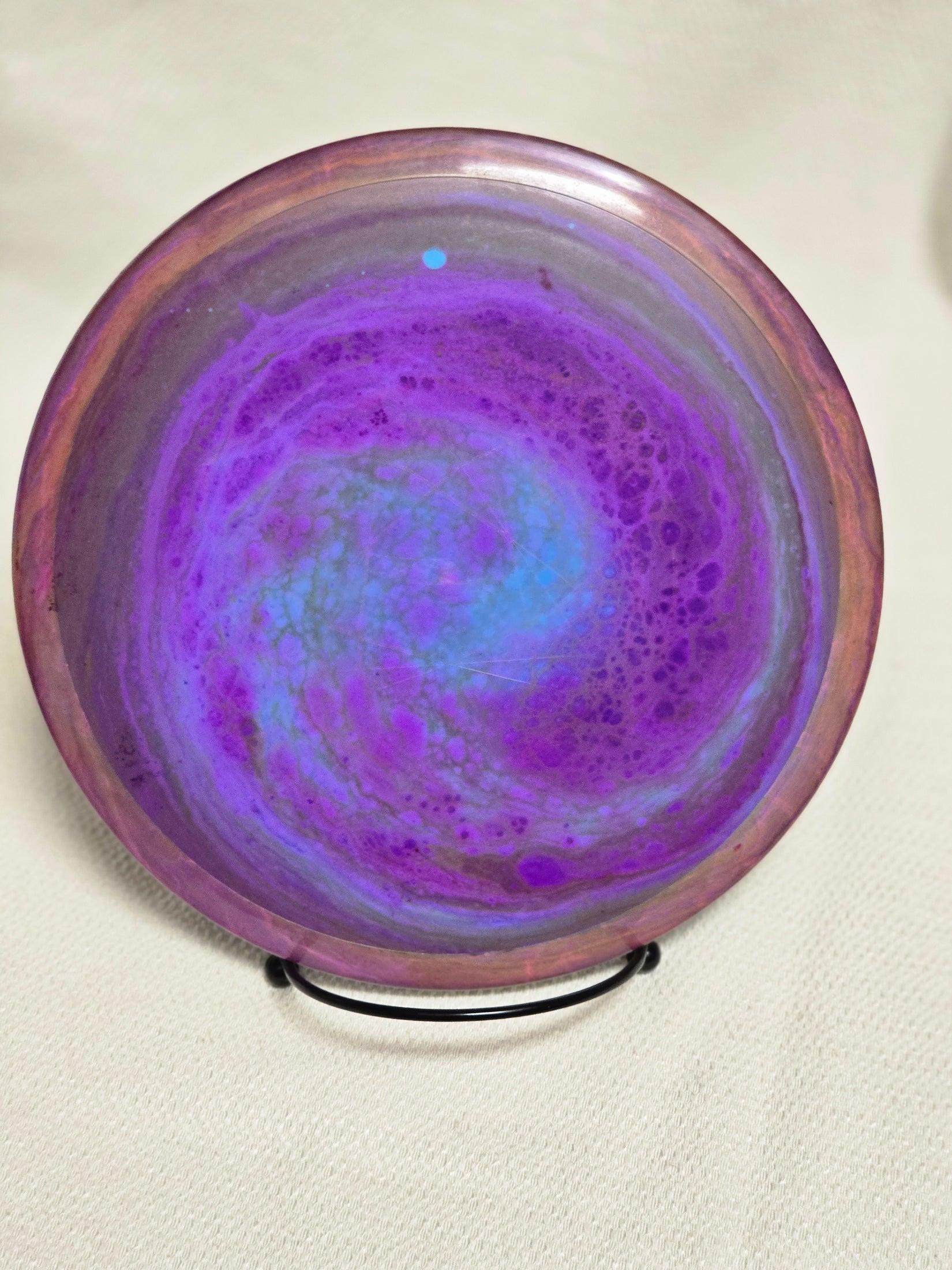 Load image into Gallery viewer, Axiom Defy Distance Driver w/ Custom HUV Dye - Fission  148g
