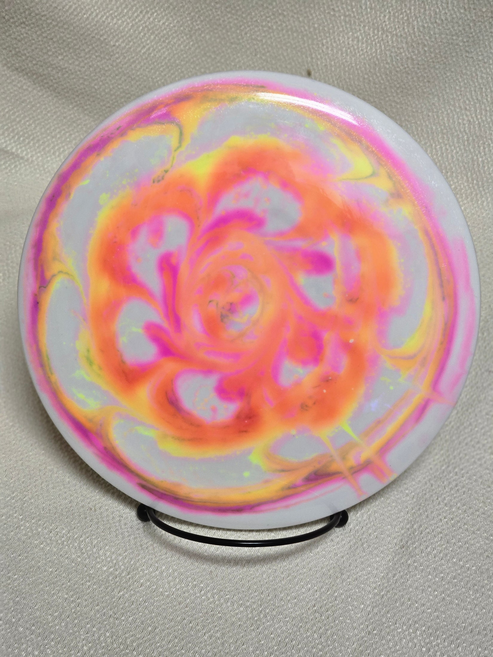 Load image into Gallery viewer, Innova Destroyer Distance Driver w/ Custom HUV Dye - Star 175g
