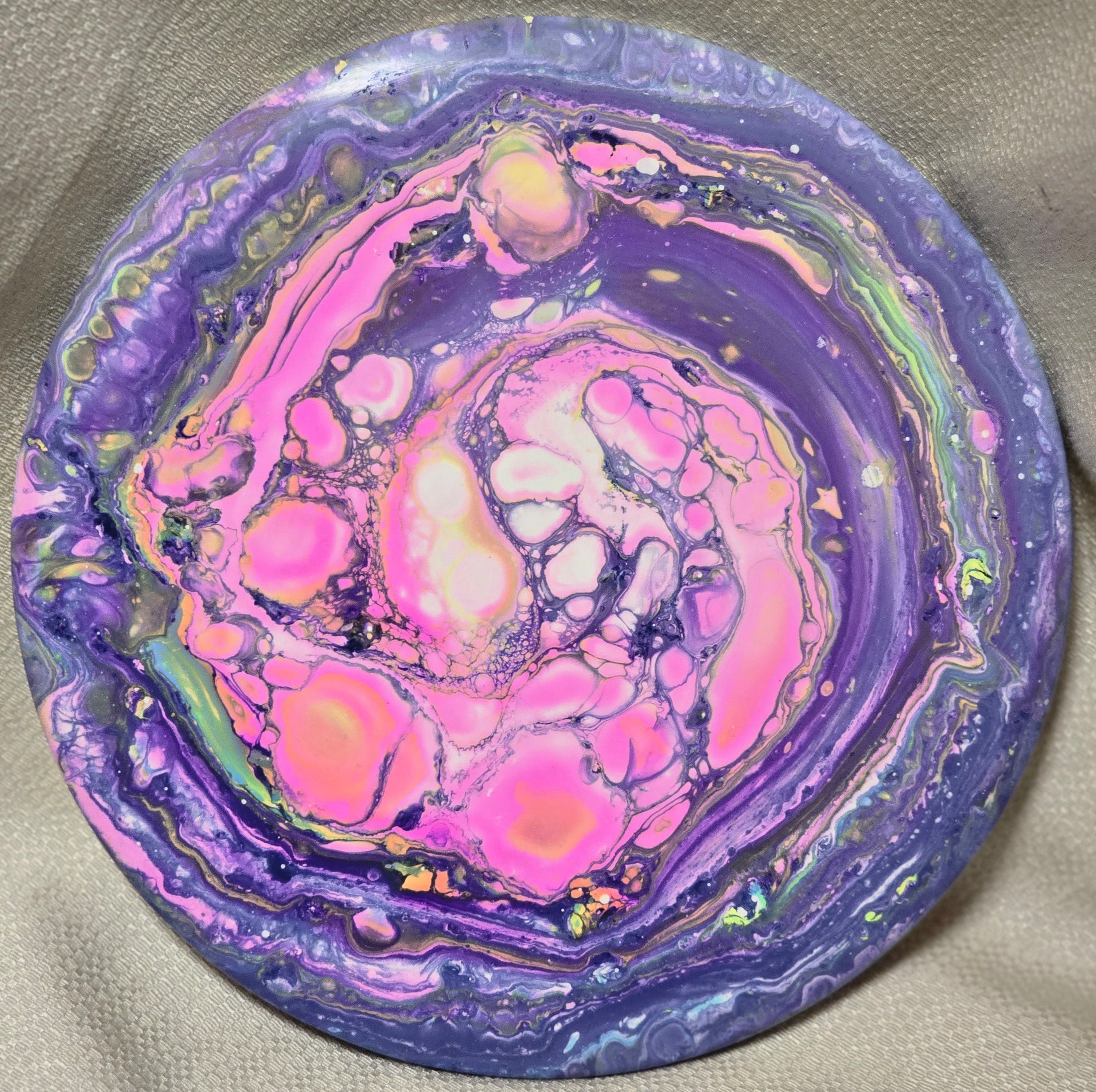 Load image into Gallery viewer, Discraft Buzzz Midrange w/ Custom HUV Dye - ESP 173g
