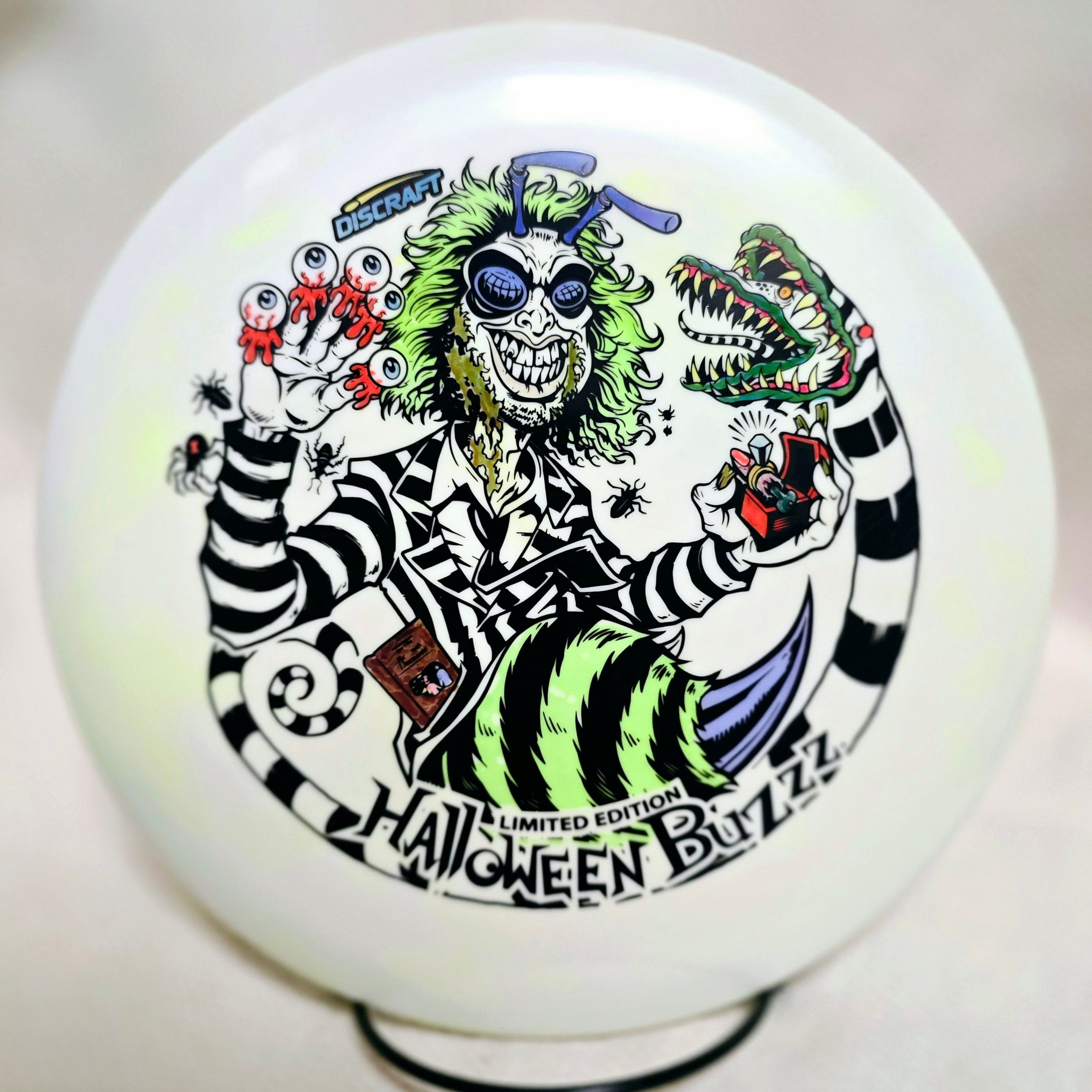 Load image into Gallery viewer, Discraft 2024 Halloween Glow Buzzz w/ Hand Filled Stamp - Glow 176g
