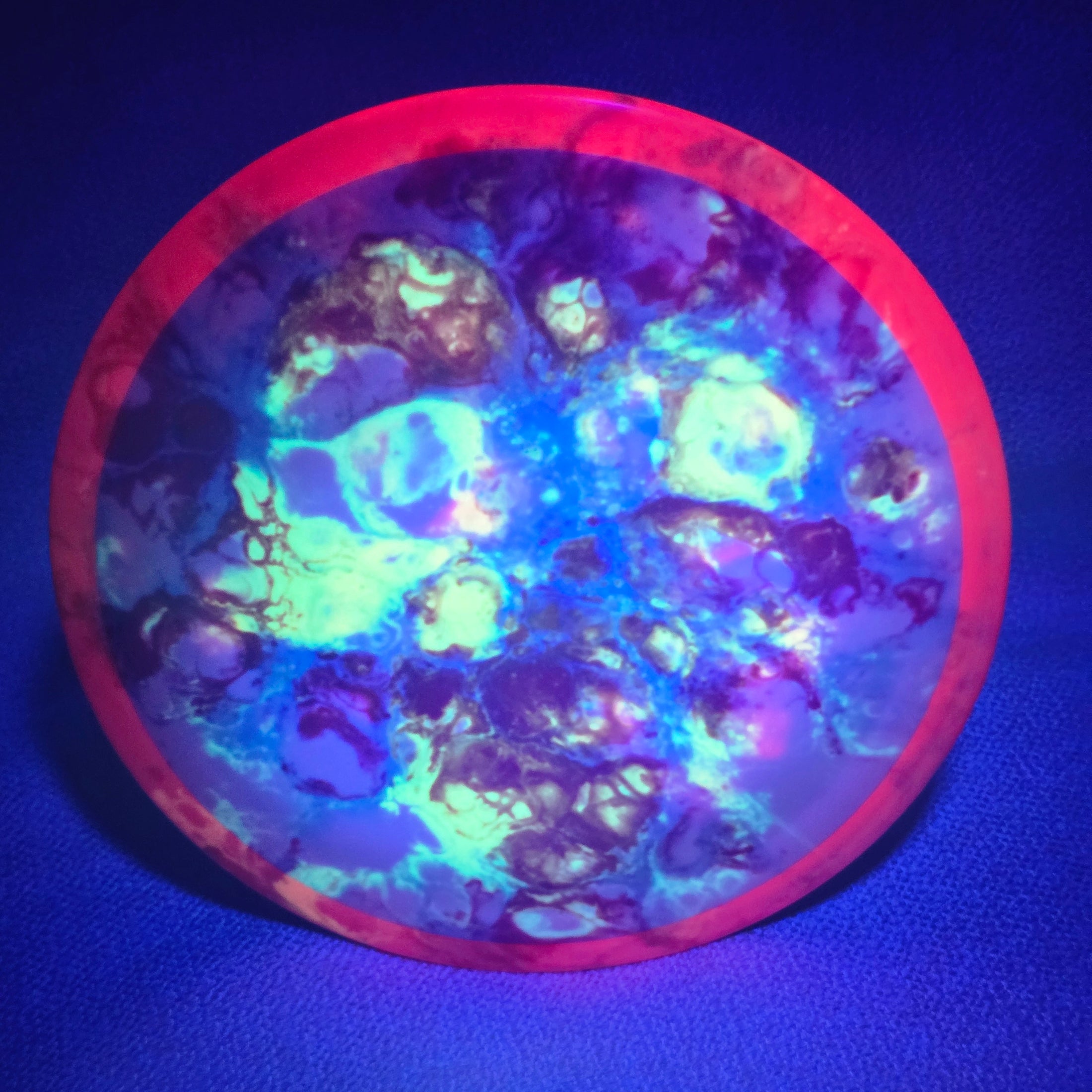 Load image into Gallery viewer, Axiom Defy Distance Driver w/ Custom Cell Dye - Fission 152g
