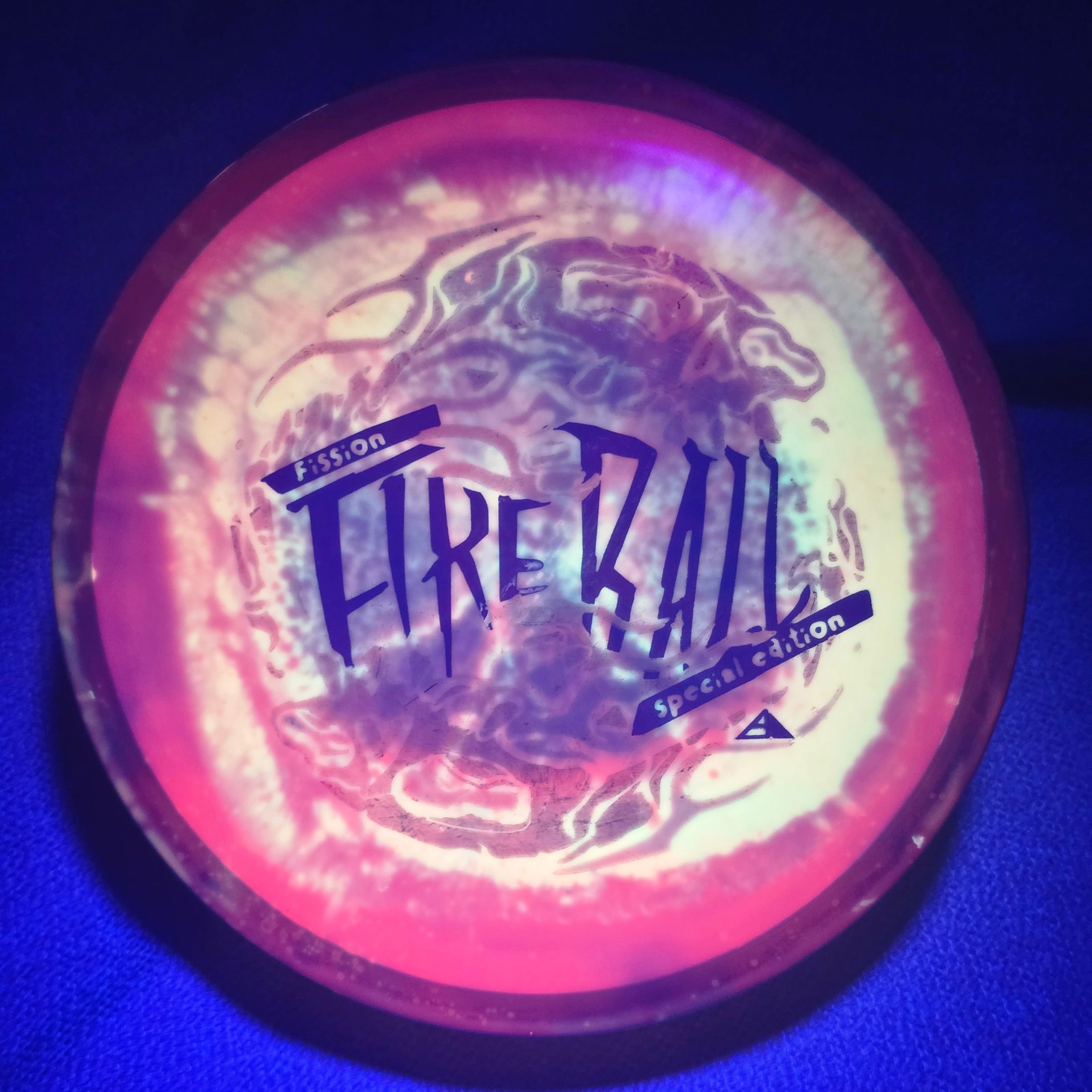 Load image into Gallery viewer, Axiom Fireball Special Edition Distance Driver w/ Custom HUV Dye - Fission 151g
