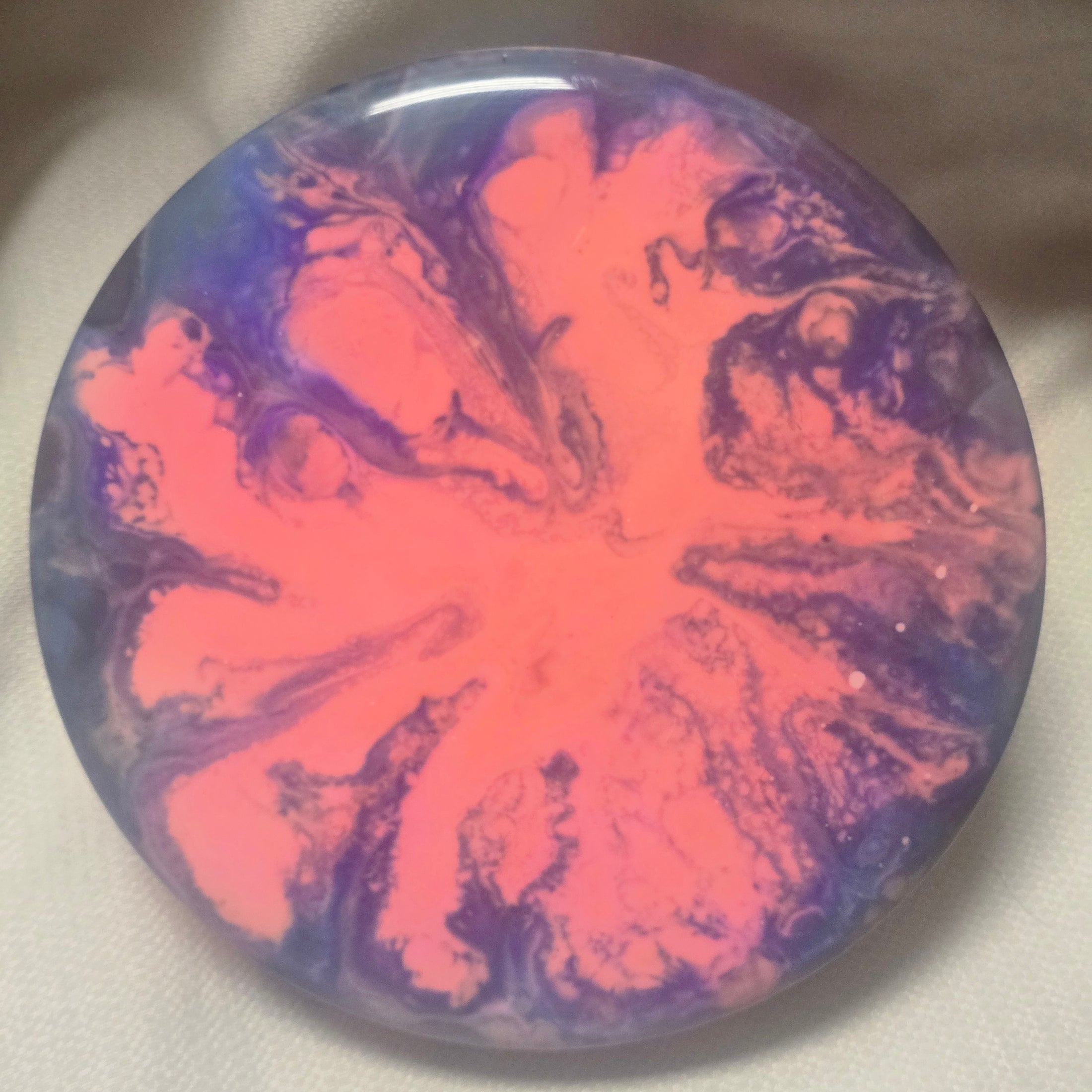 Load image into Gallery viewer, Latitude 64 Peak w/ Custom Burst Dye - Grand Royal 174g
