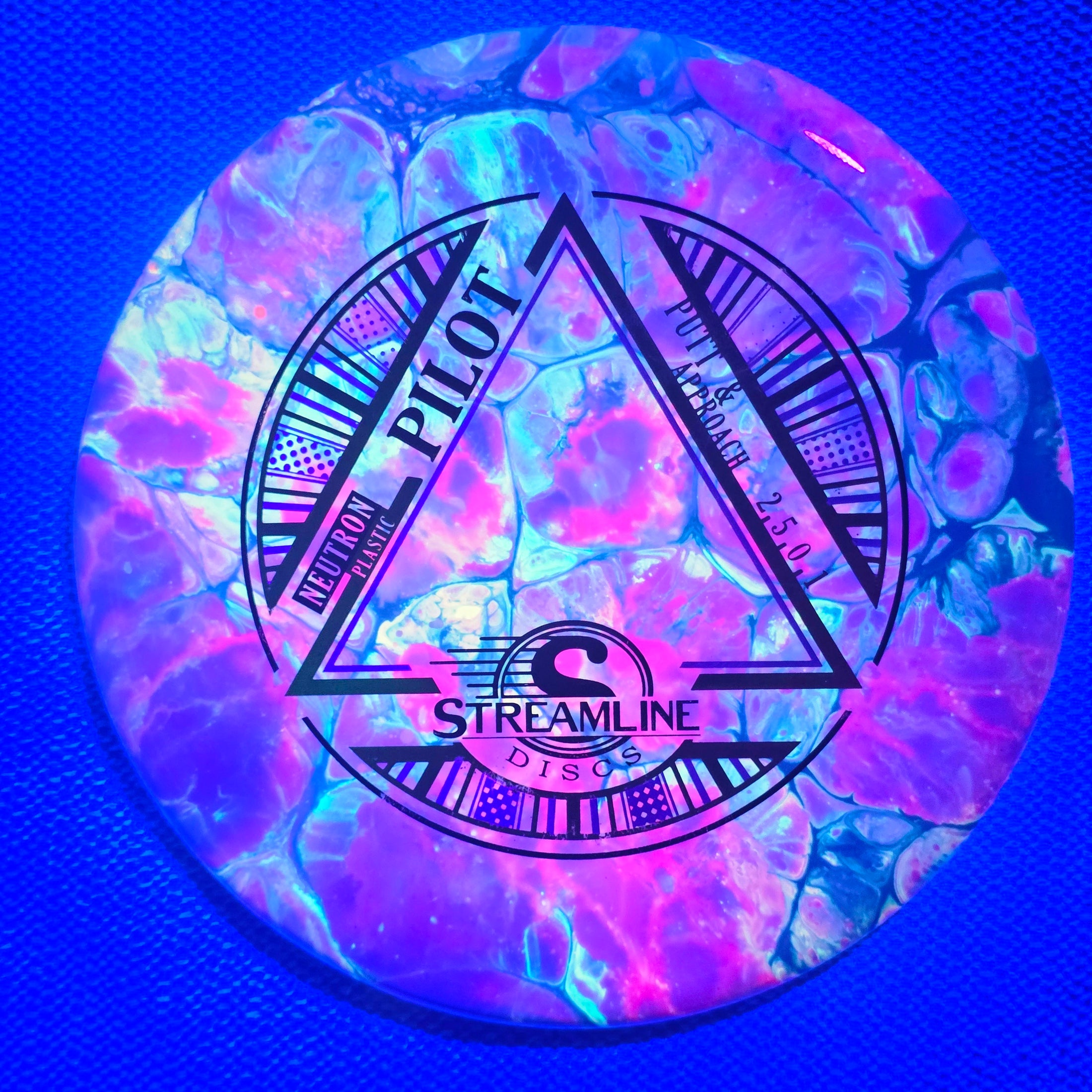 Load image into Gallery viewer, Streamline Pilot w/ Custom Cell Dye - Neutron 167g
