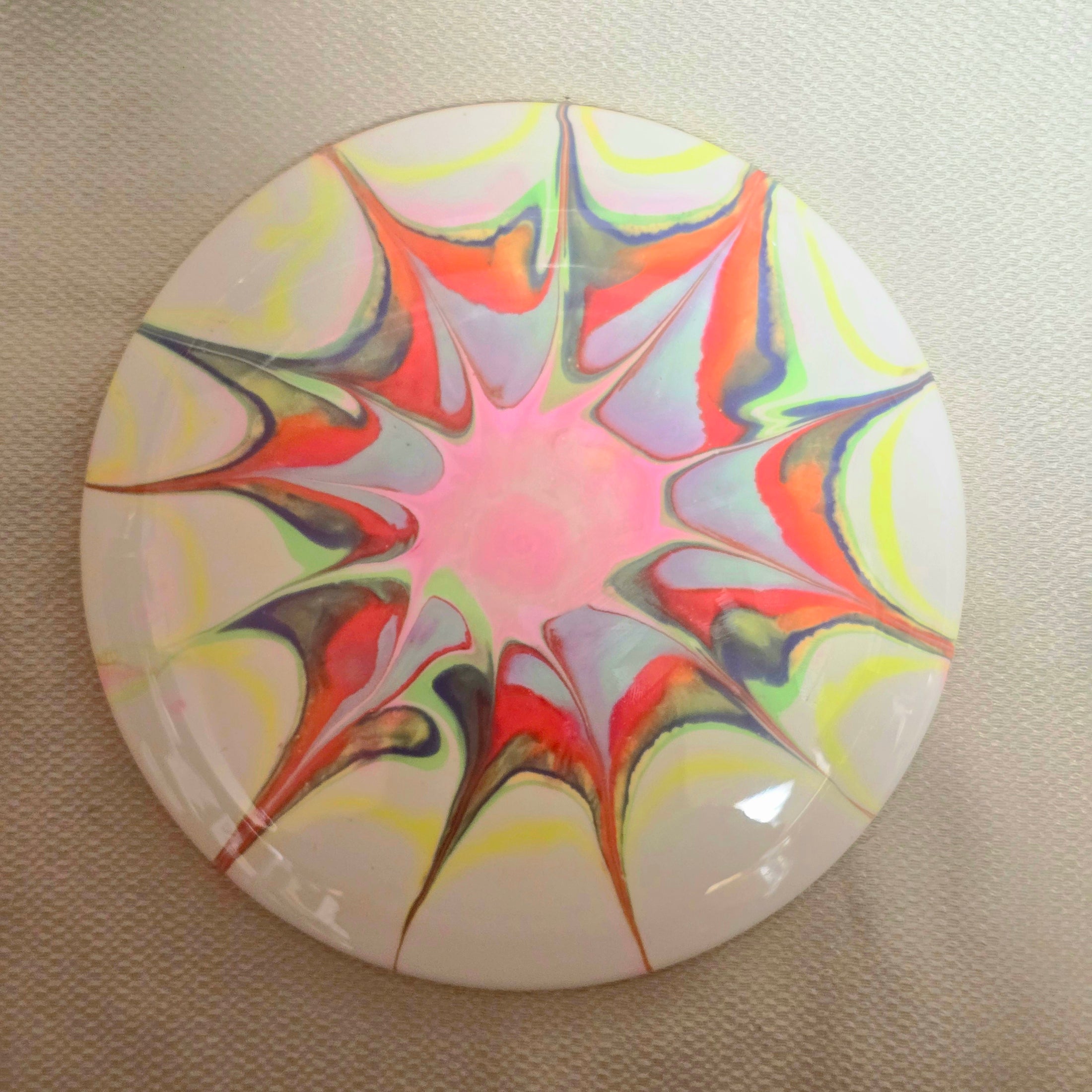 Load image into Gallery viewer, Streamline Drift Fairway Driver w/ Custom Burst Dye - Neutron 175g
