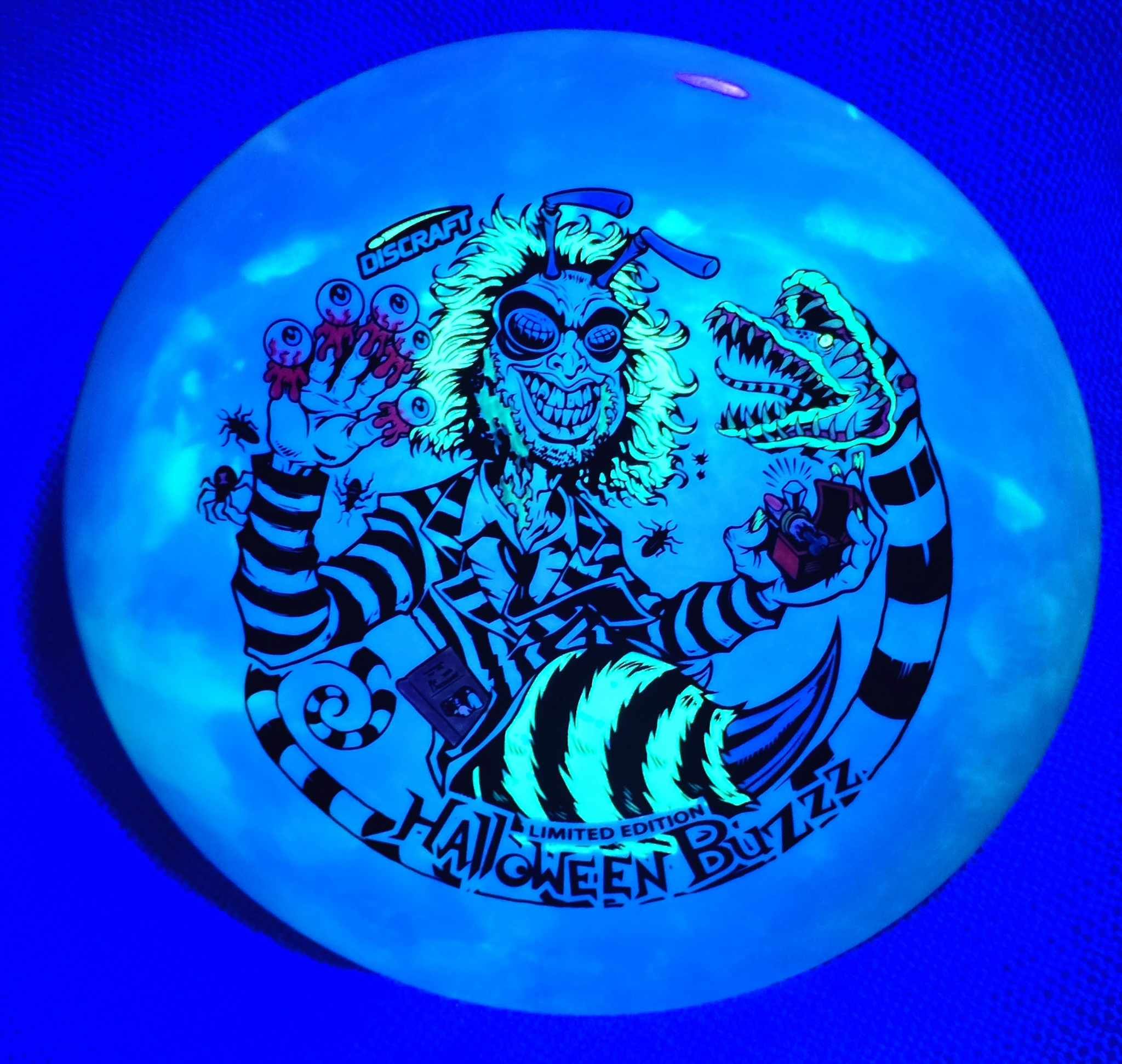 Load image into Gallery viewer, Discraft 2024 Halloween Glow Buzzz w/ Hand Filled Stamp - Glow 176g
